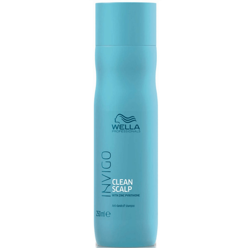 -La-imagen-muestra-una-botella-de-champu-de-la-marca-Wella-Professionals-de-la-linea-Invigo-especifica-para-el-cuero-cabelludo.--El-envase-de-un-distintivo-color-azul-claro-o-turquesa-contiene-la-etiqueta-que-indica-el-nombre-del-producto--Clean-Scalp-y-especifica-que-es-un-champu-anticaspa-con-Zinc-Pyrithione.-Al-pie-de-la-botella-se-puede-leer-la-cantidad-de-250-ml.