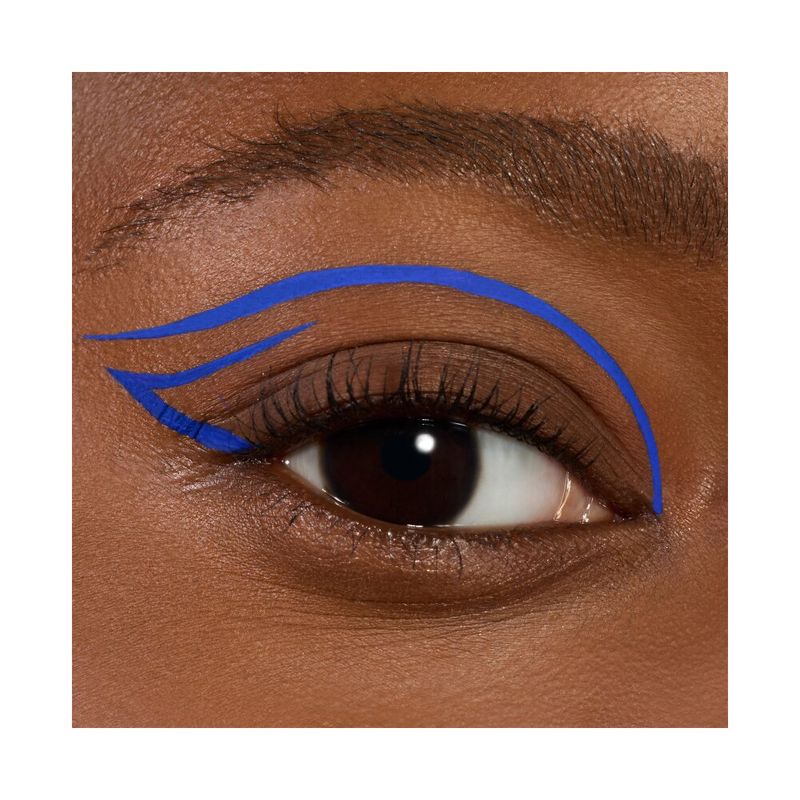 Delineador-de-Ojos-Essence-Colour-It--Tono-01-3-Ml