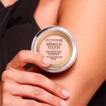 Base-Miracle-Touch-BronzMax-Factor-Tonoze
