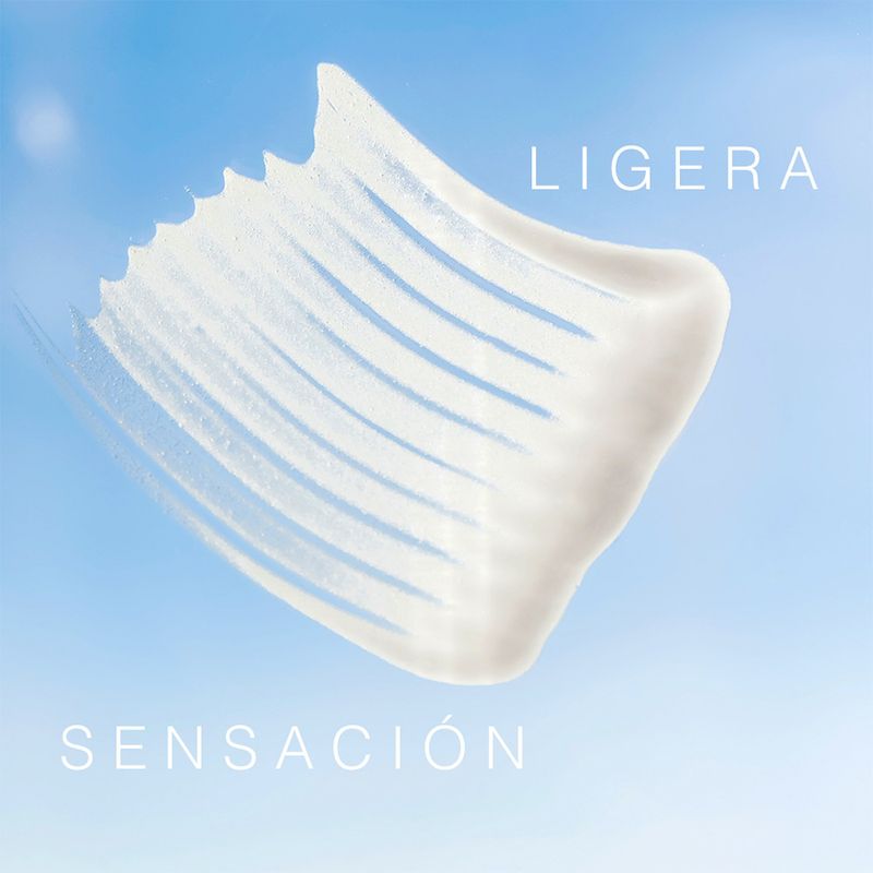 Muestra-de-la-textura-ligera-de-Bio-Oil-Locion-Corporal.-Crema-de-rapida-absorcion-para-el-cuerpo